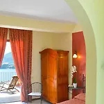 A Pinnata ホテル 4*