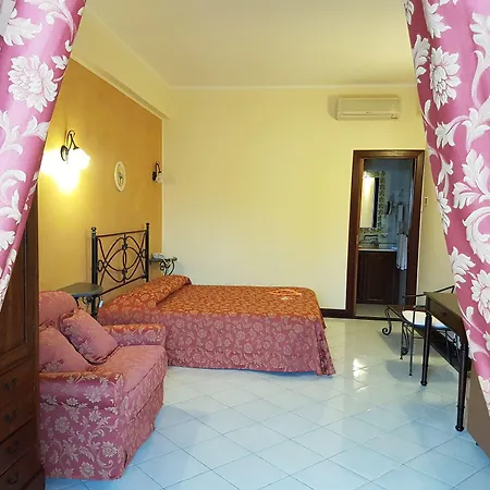A Pinnata Hotell 4*