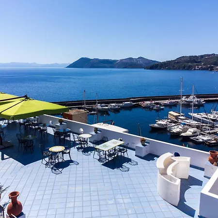 A Pinnata فندق ليباري