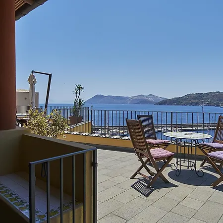 品纳塔酒店 4* 利帕里