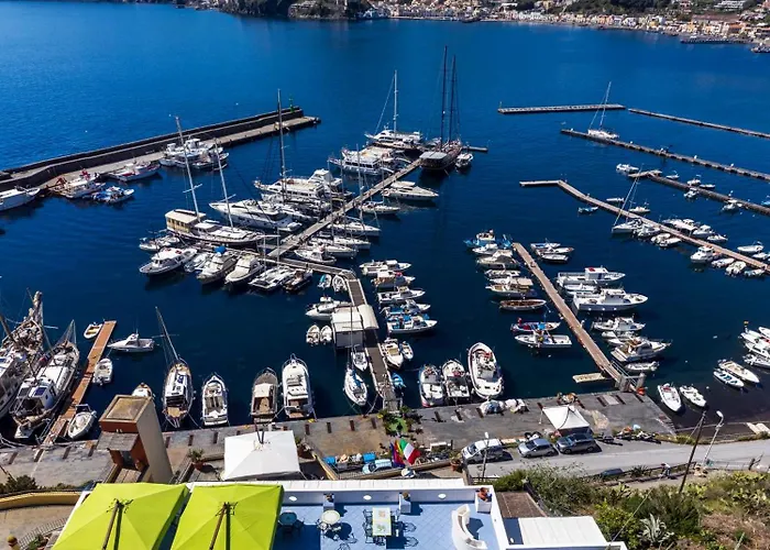 فندق A Pinnata 4*